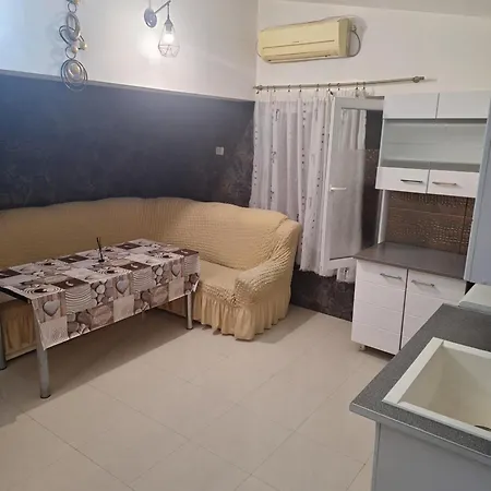 Garsoniere Mada Apartment