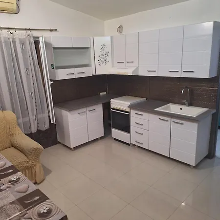 Apartment Garsoniere Mada Bucharest